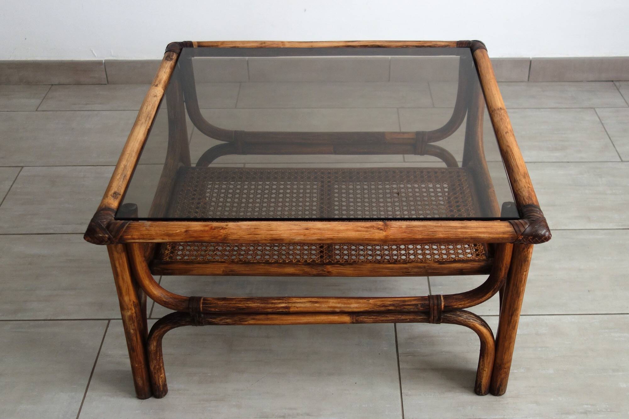 Table basse vintage bambou, rotin et cuir années 60