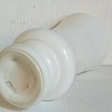 Vase en opaline sur pied début XXème