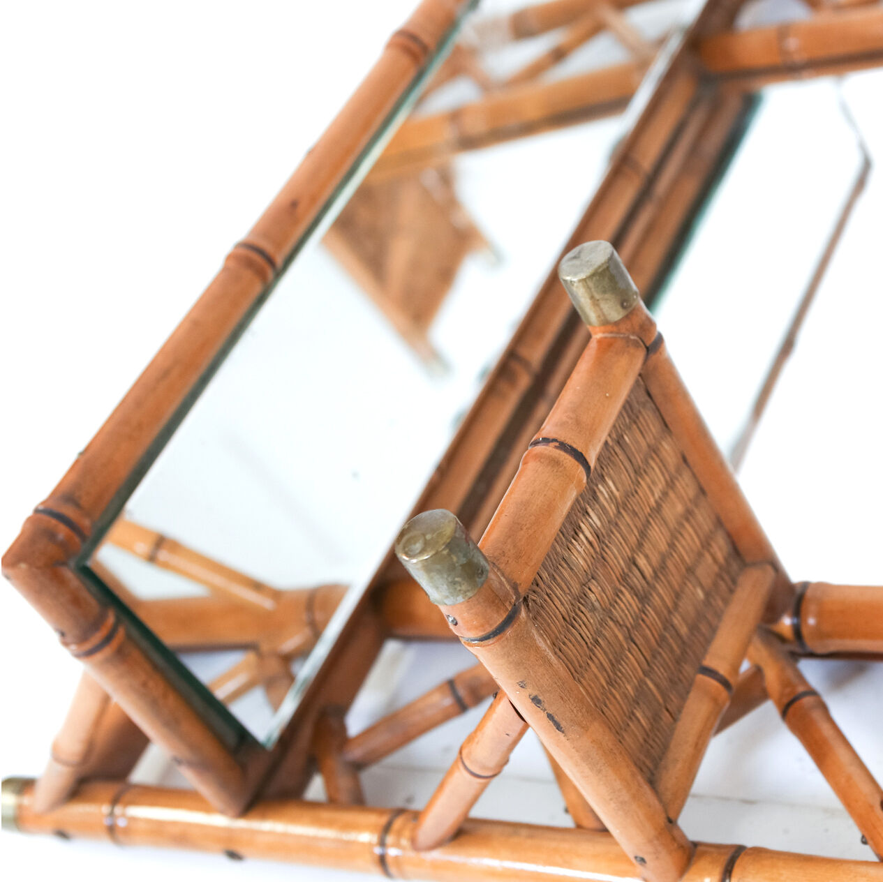 Mirior in rattan and brass 70x90cm