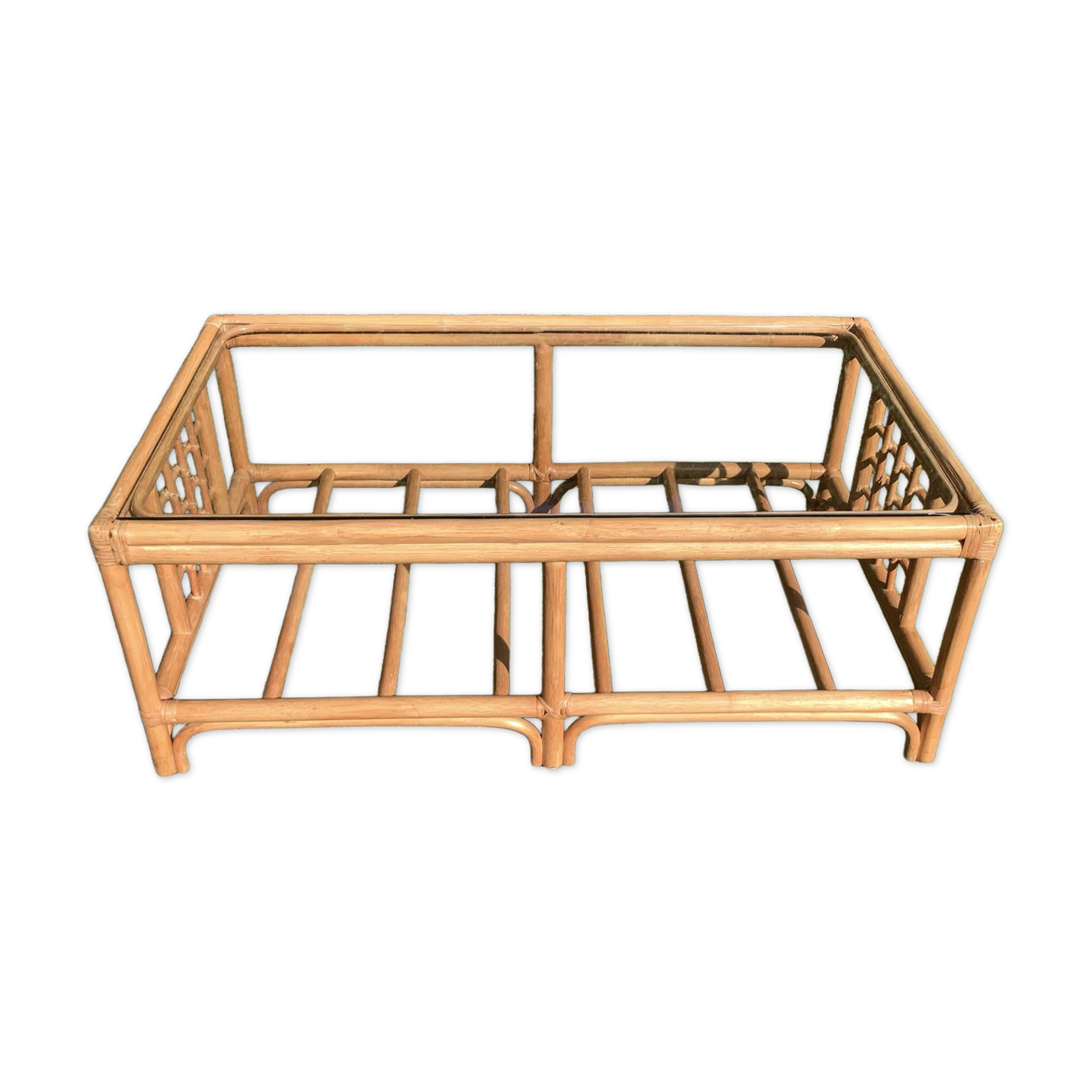 Table basse vintage en rotin et verre