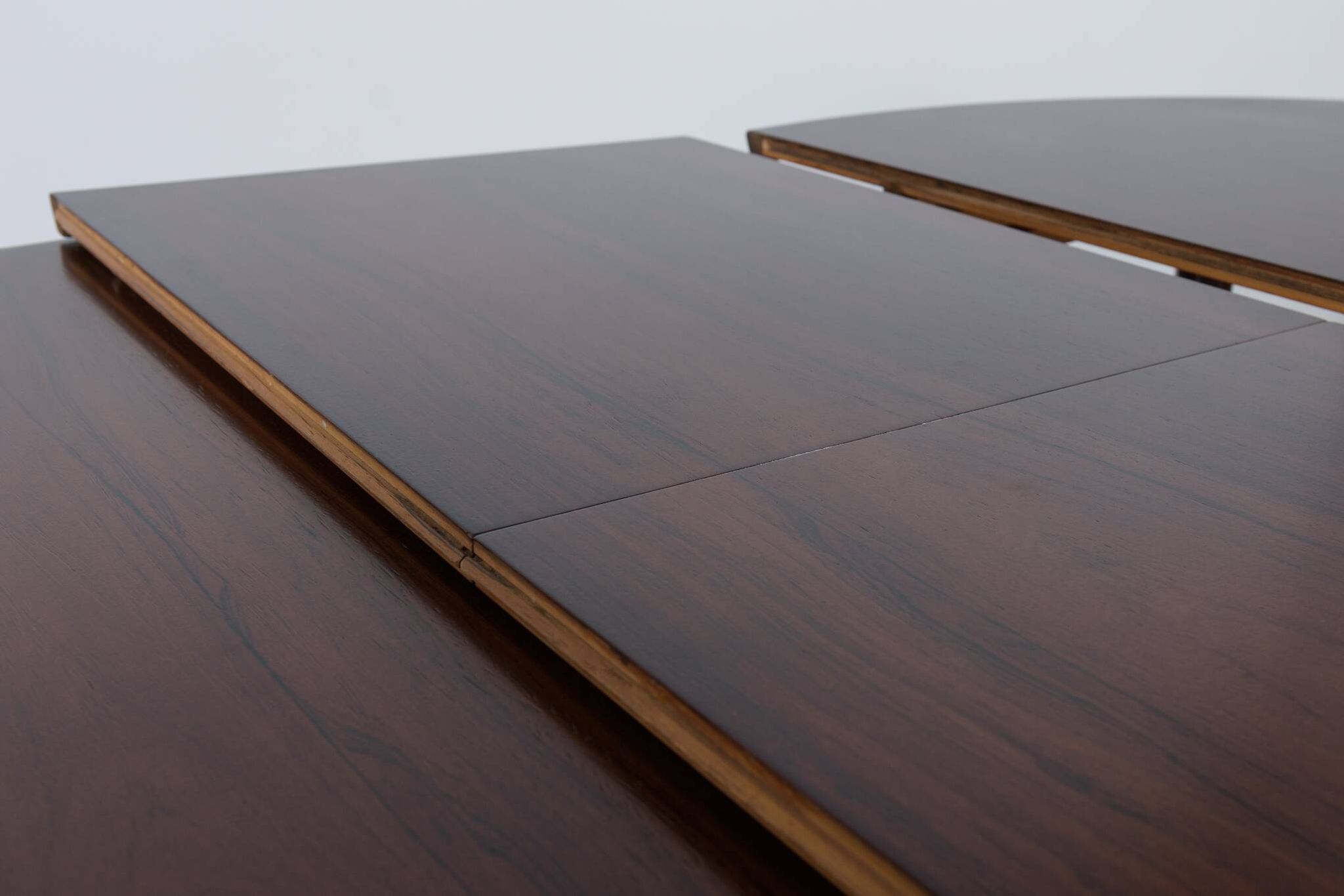 Mid-Century Round Rosewood Dining Table by Henry Rosengren Hansen for Brande Mobel Industry, 1960s