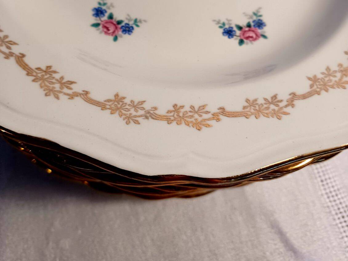 Set of 12 golden and flowery Amandinoise soup plates