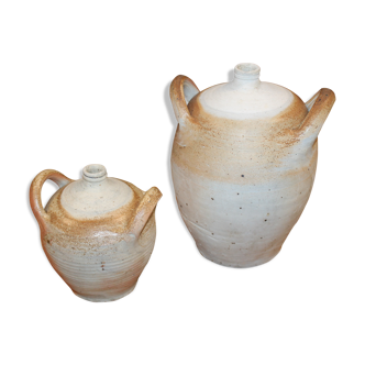 Lot of two sandstone jars