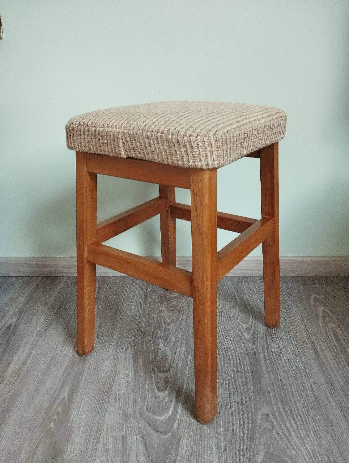 Tabouret bois et tissu scandinave