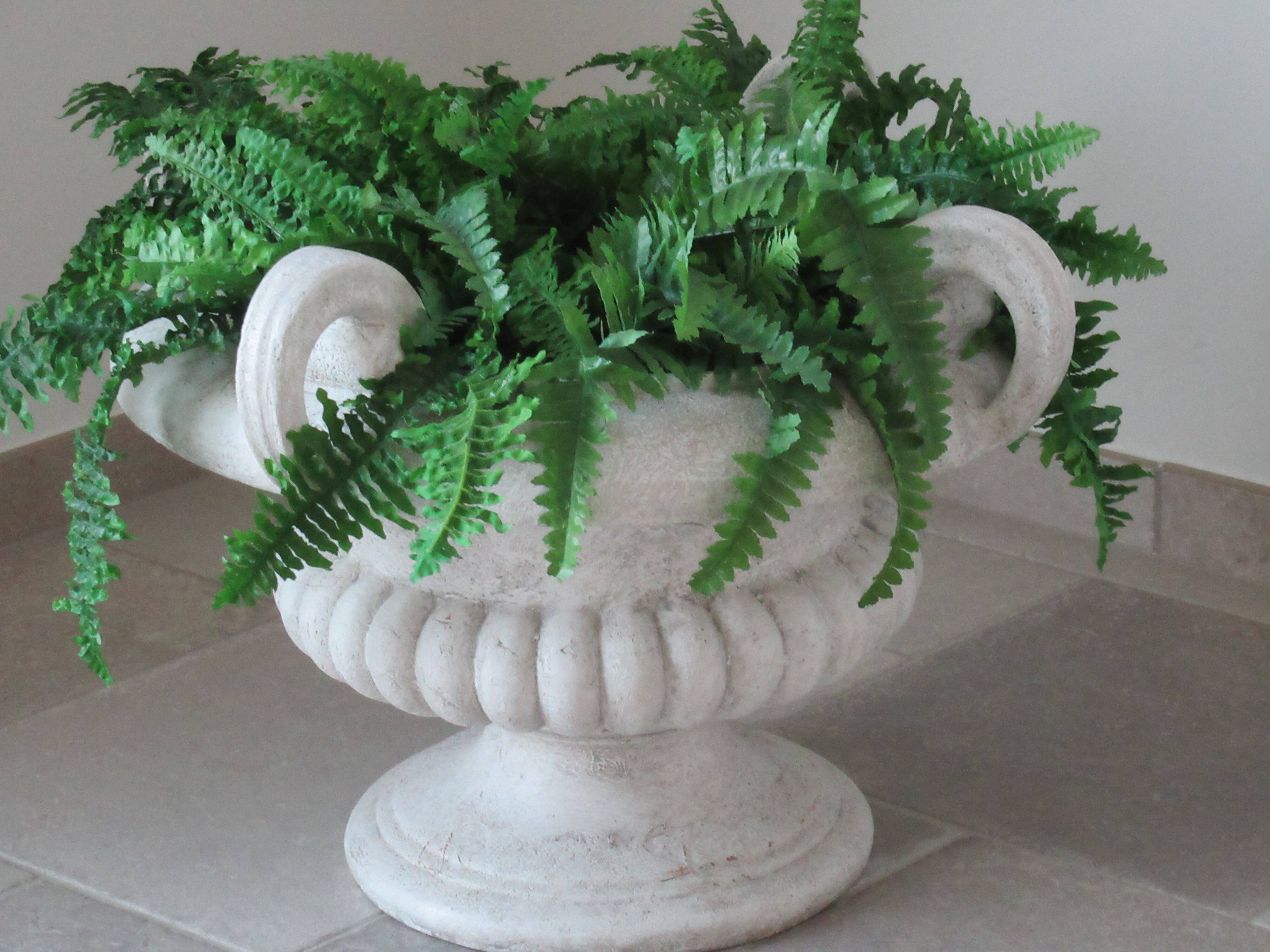 Paolo Marioni coupe / table foot / decoration / container with silk ferns