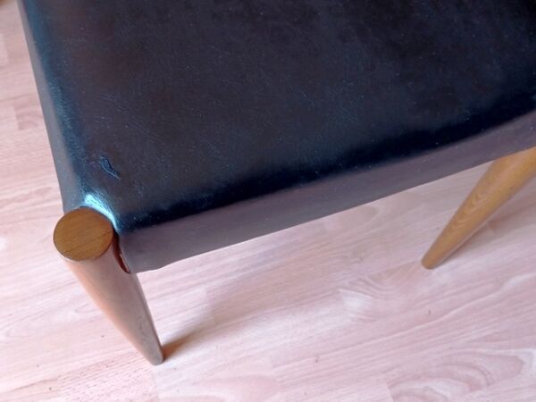 Italian Gessef chairs in light teak, Scandinavian design 1960.