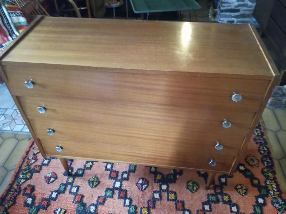 Scandinavian style chest of drawers