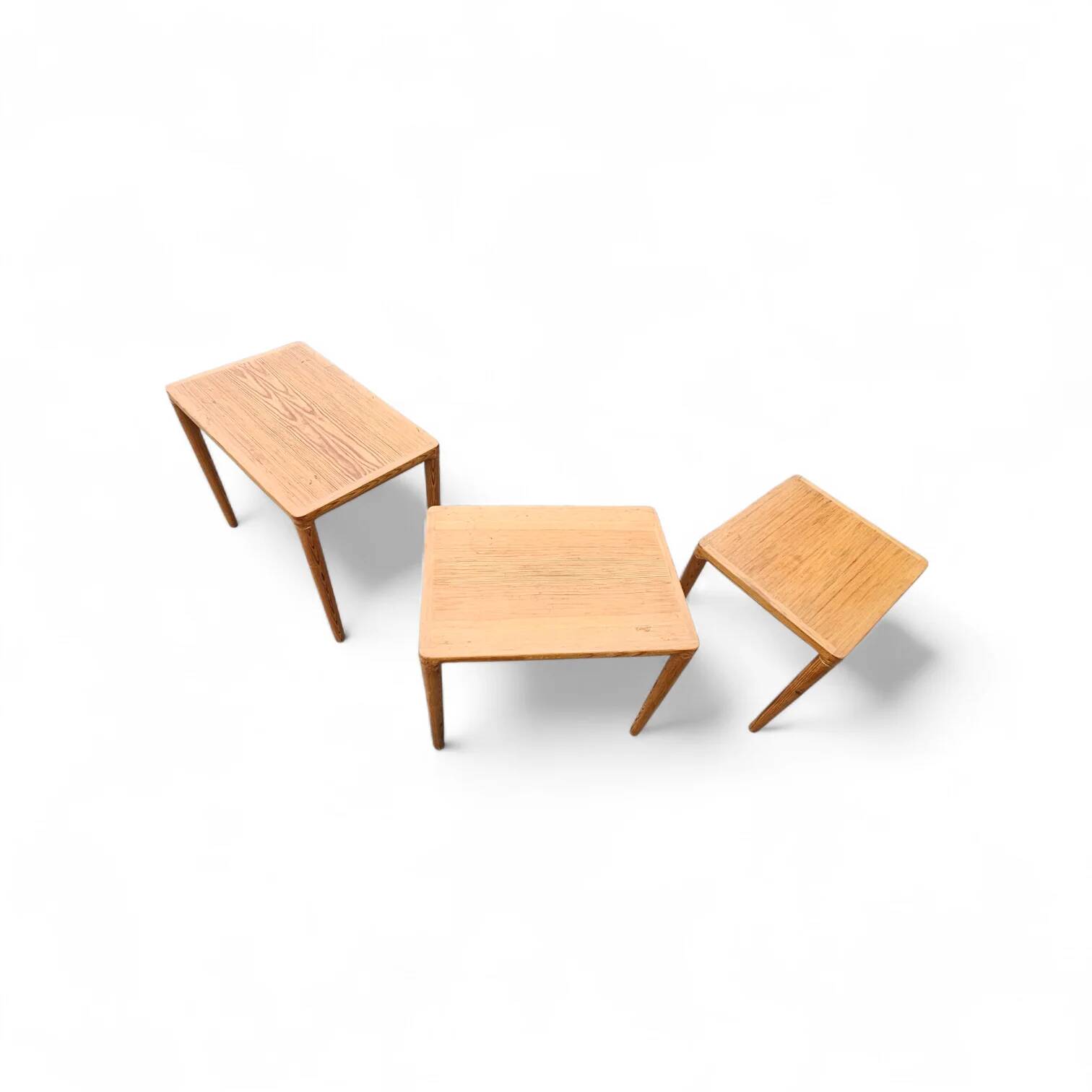 Ensemble de 3 tables gigognes en chêne massif / Henry Walter Klein pour Bramin / 1970