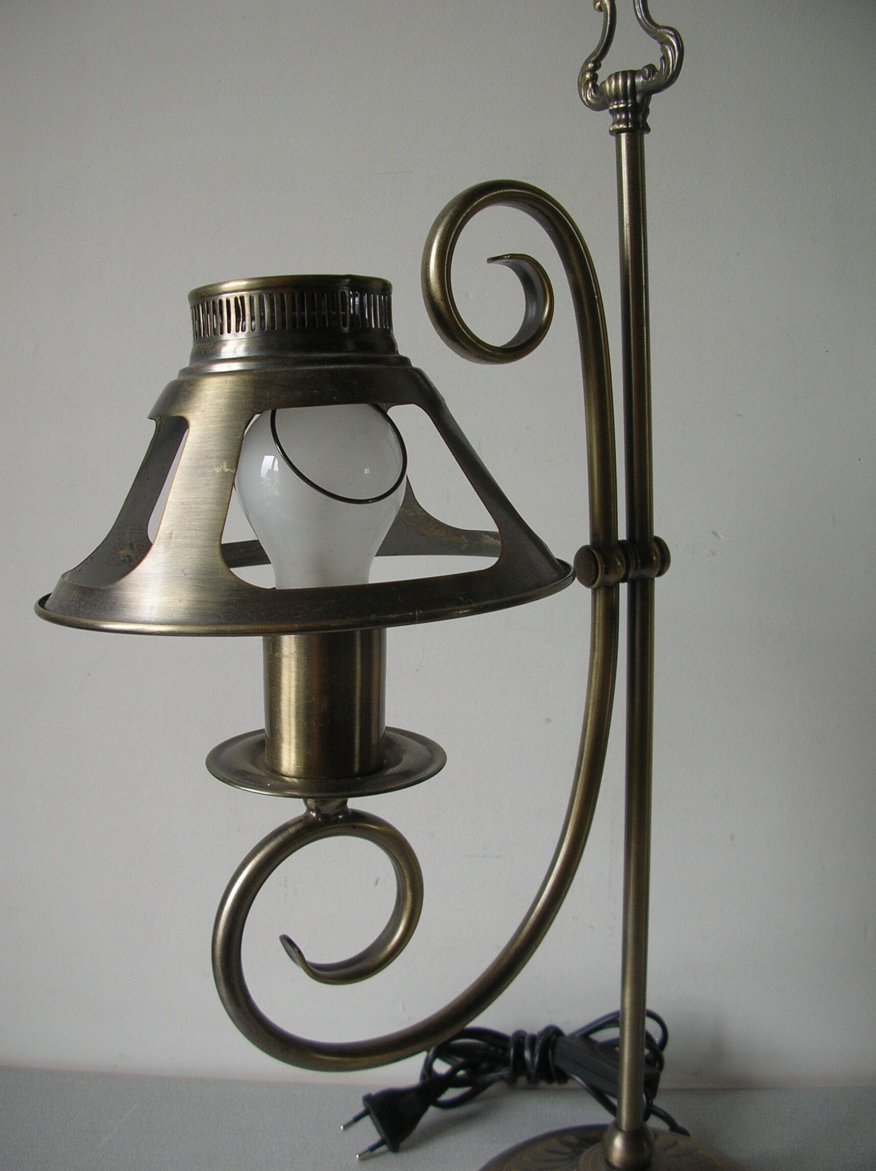 Metal lamp