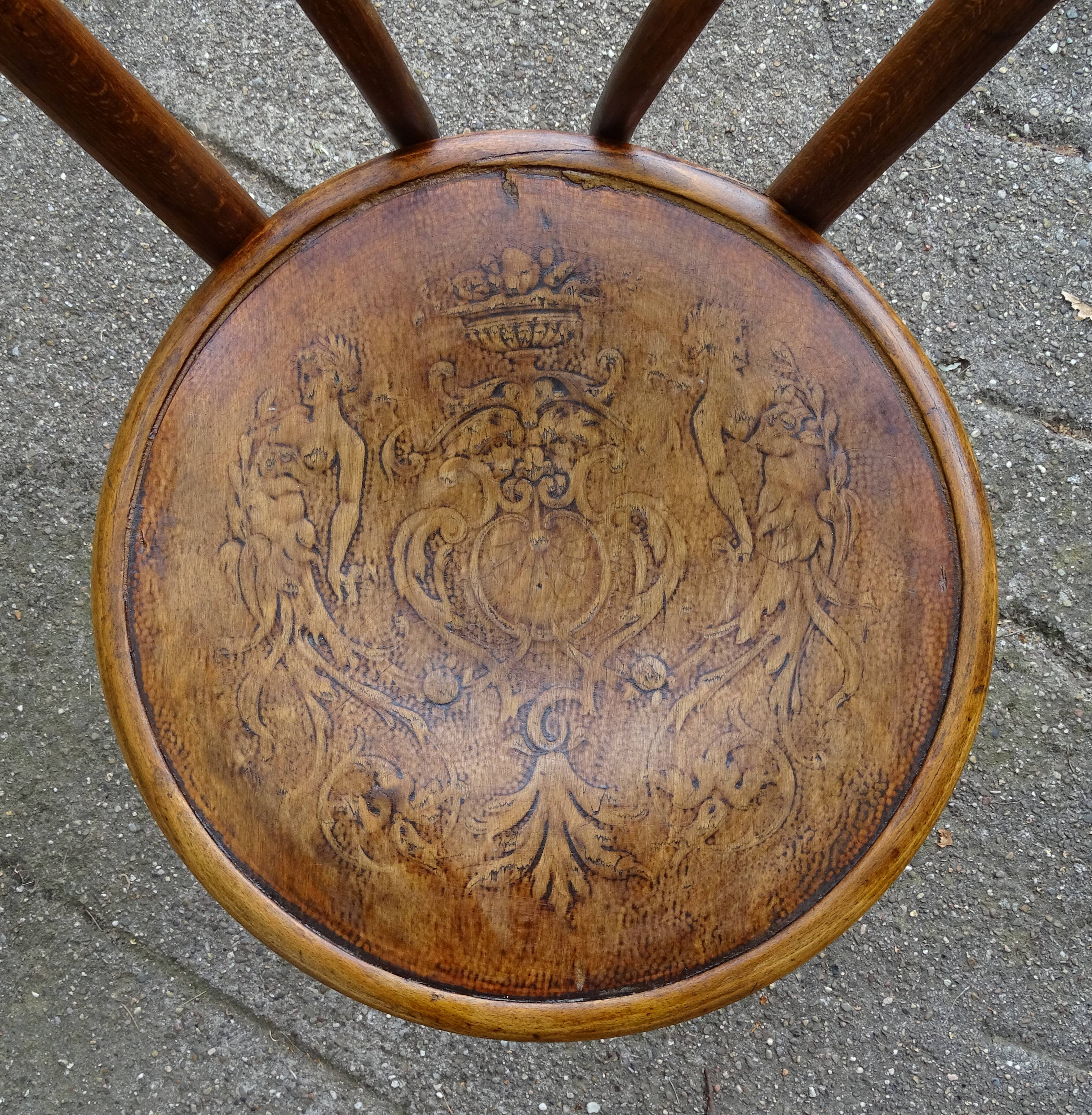 2 chaises Bistrot vers 1910 assise bois thermoformées