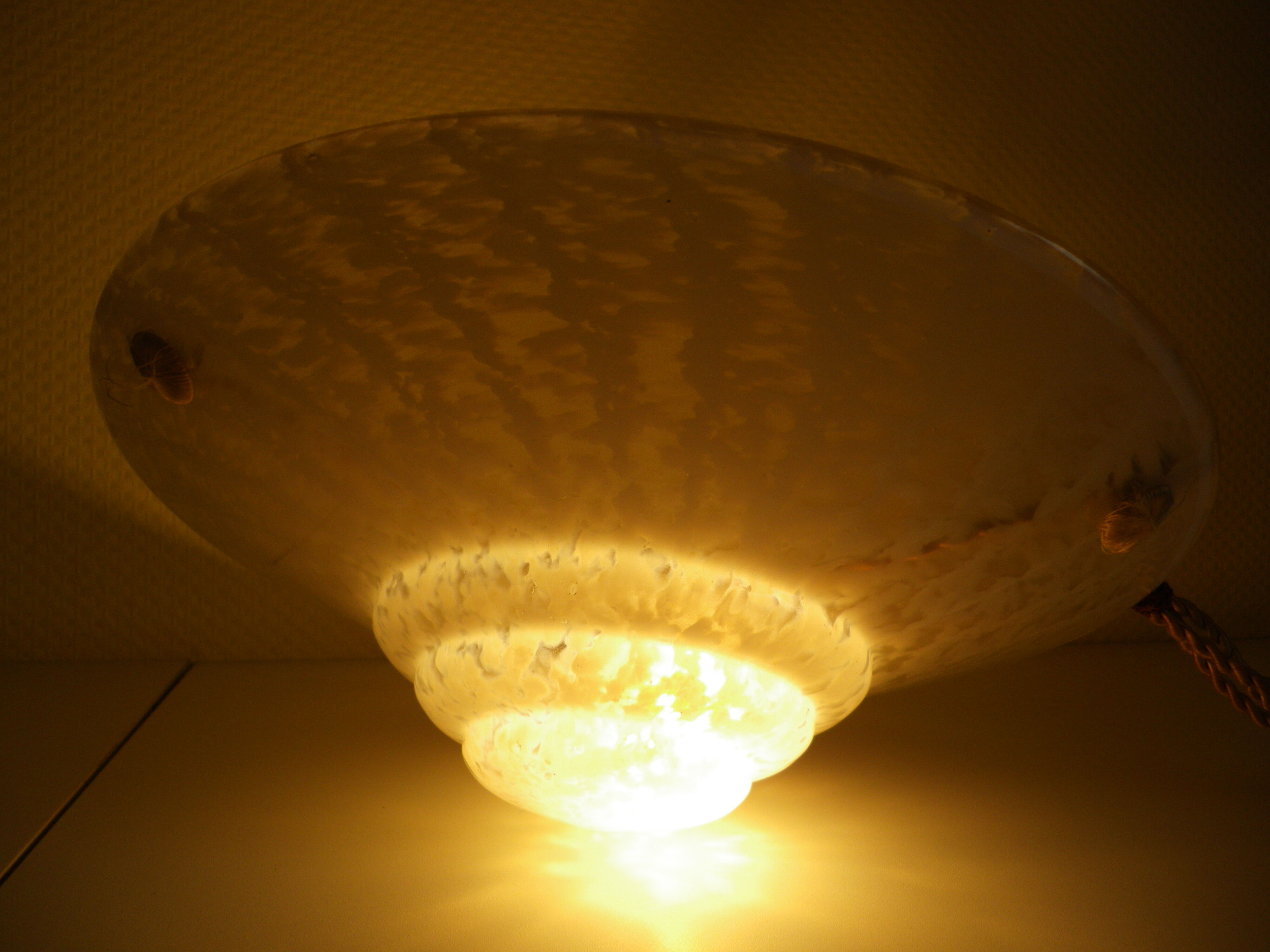 Suspension en opaline blanche  années 1940