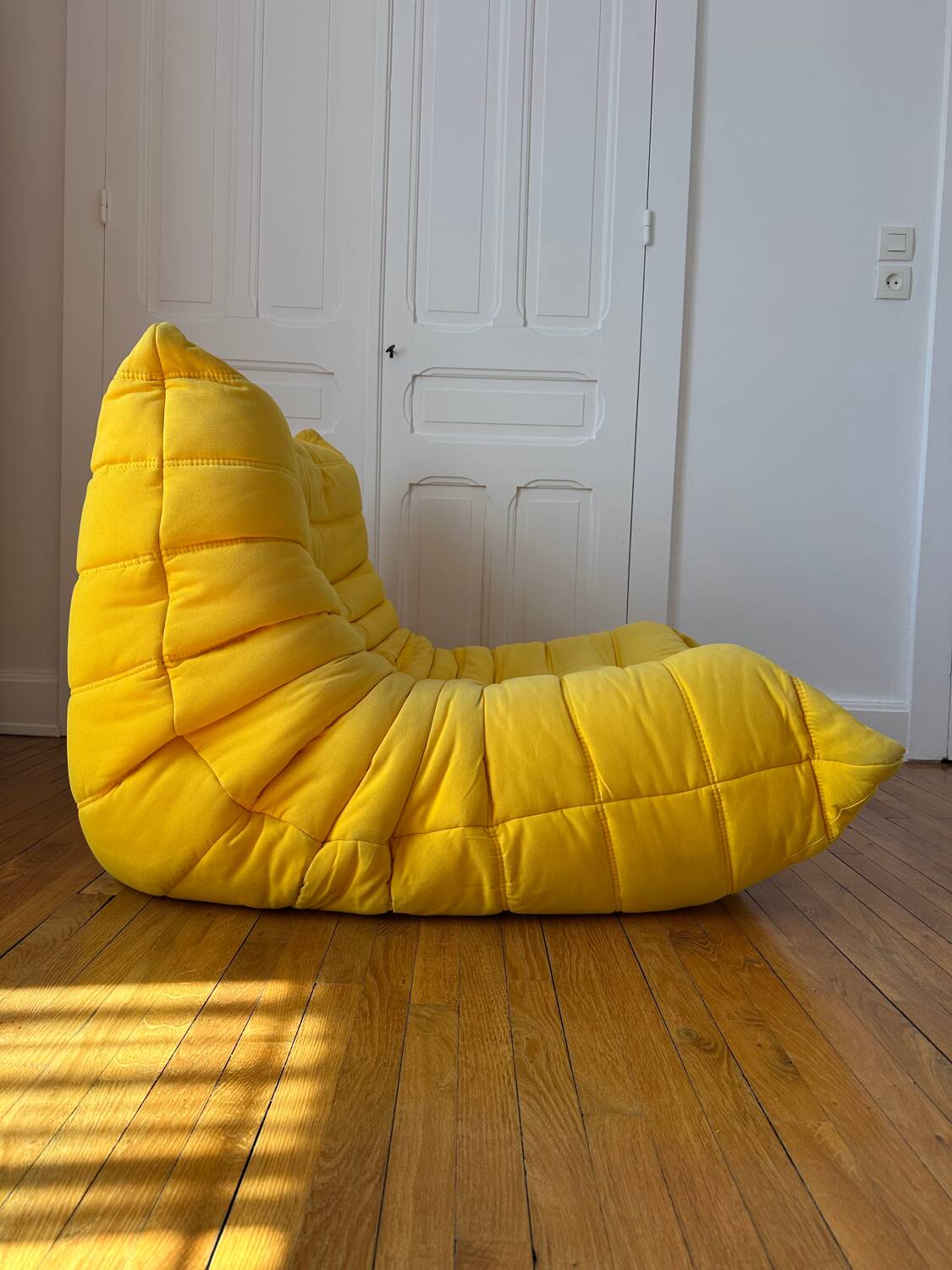 Chauffeuse Togo par Michel Ducaroy pour Ligne Roset