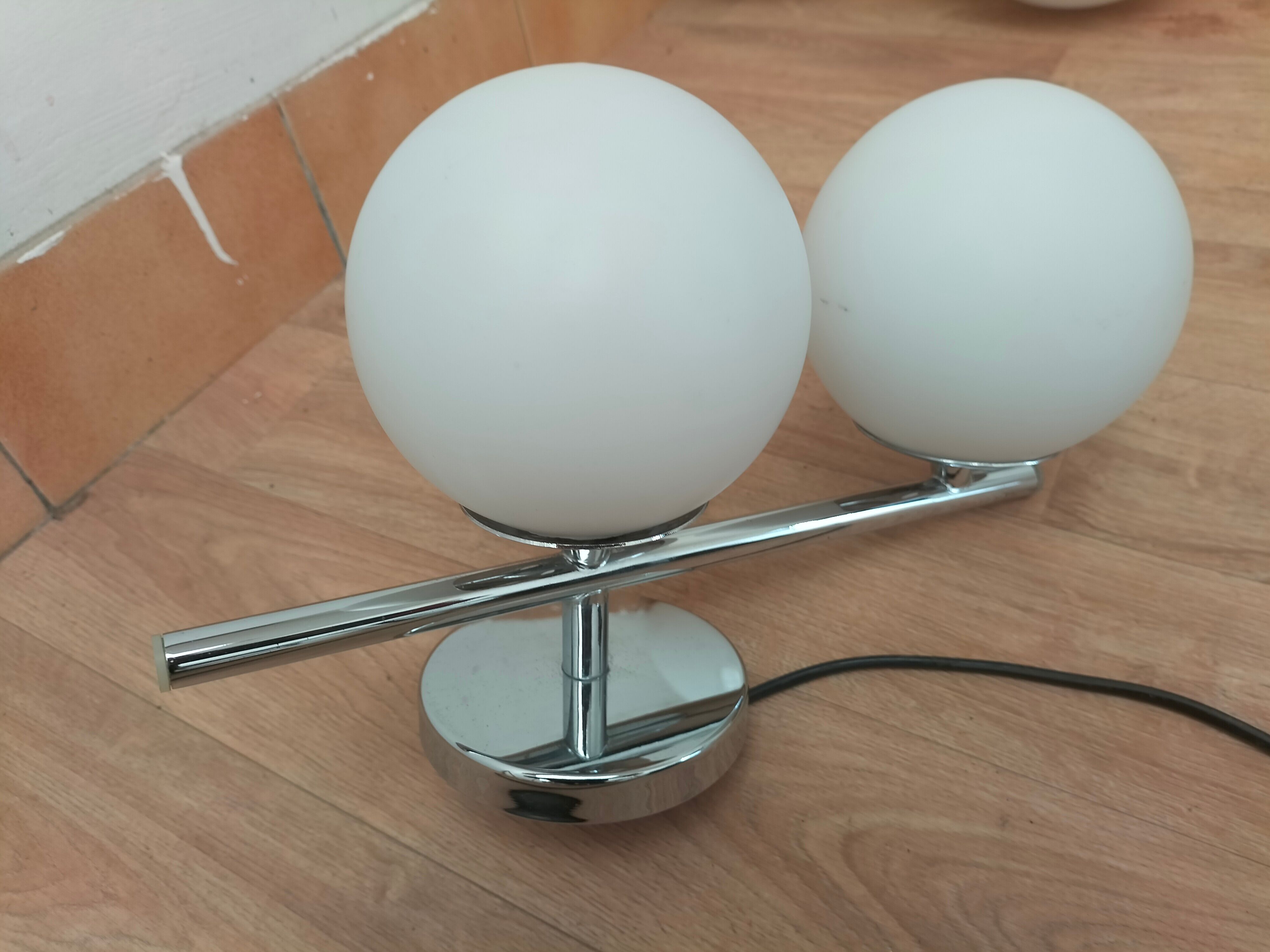 Wall lamp balls