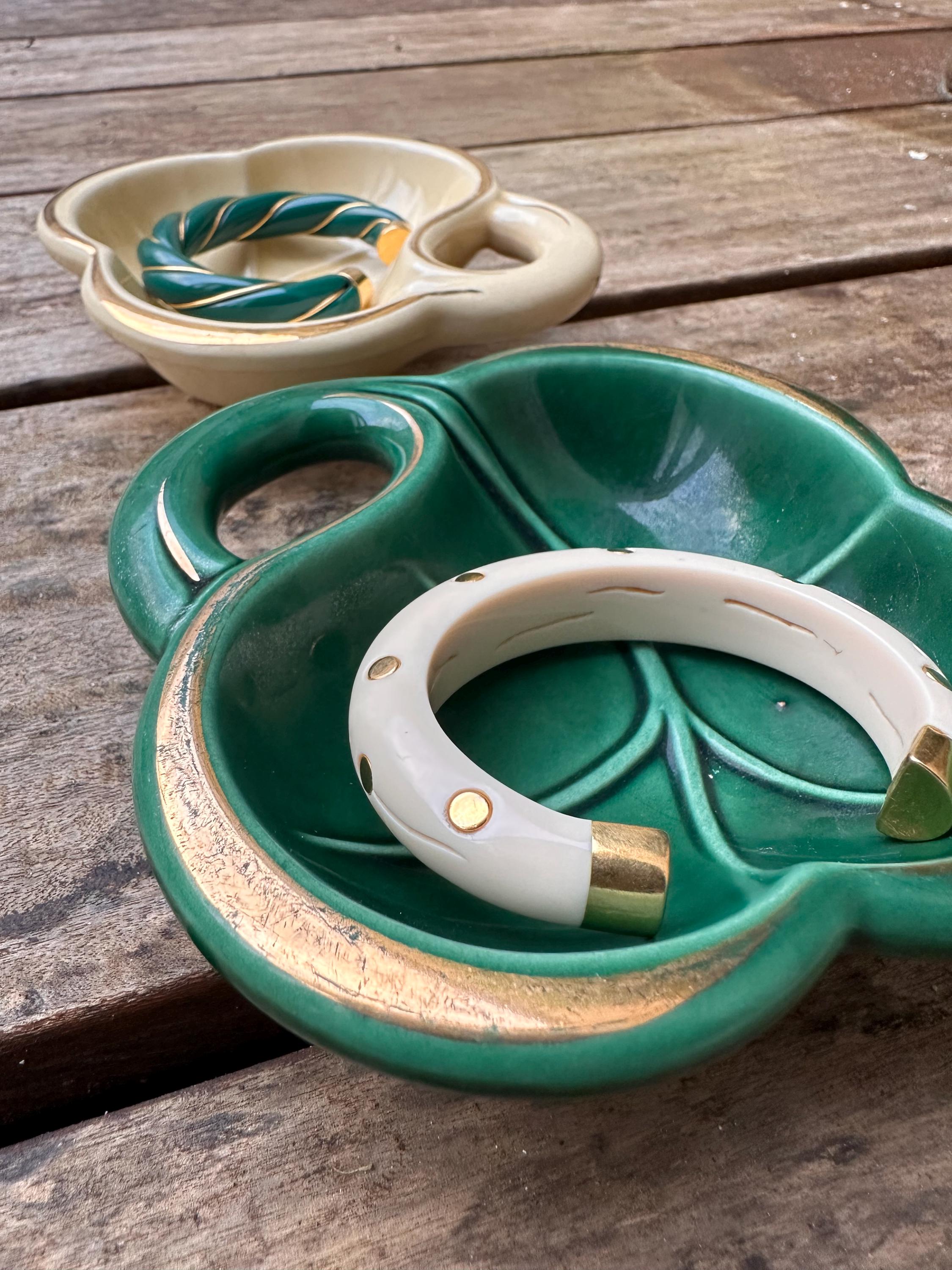 Vintage ceramic pocket trays, leaf shape – Green and cream