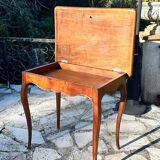 Side table in walnut in the Louis XV style, 19th century.