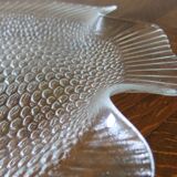 Very large glass fish dish from Arcoroc in very good condition
