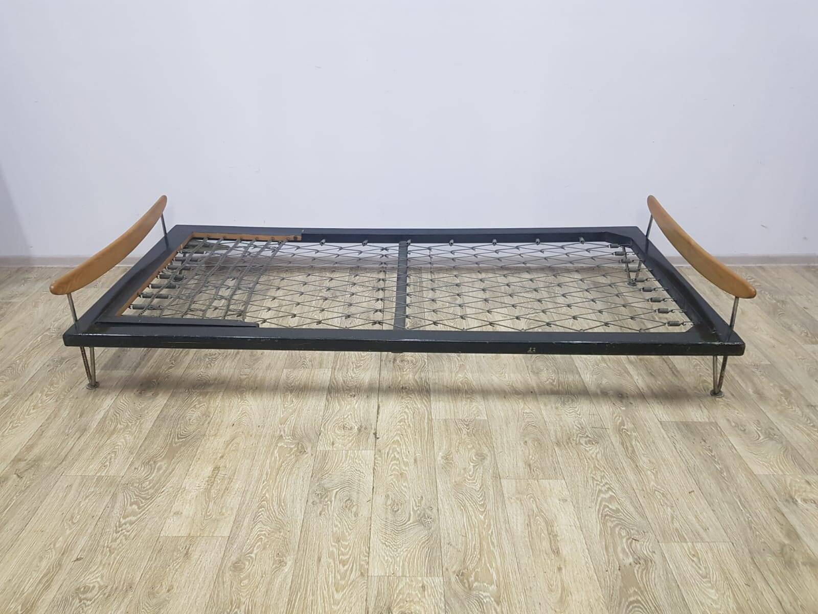 Bed, designed by Fred Ruf for Wohnbedarf, Switzerland, 1950s.No.2