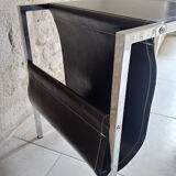 Table d'appoint porte revu cuir et acier 1970