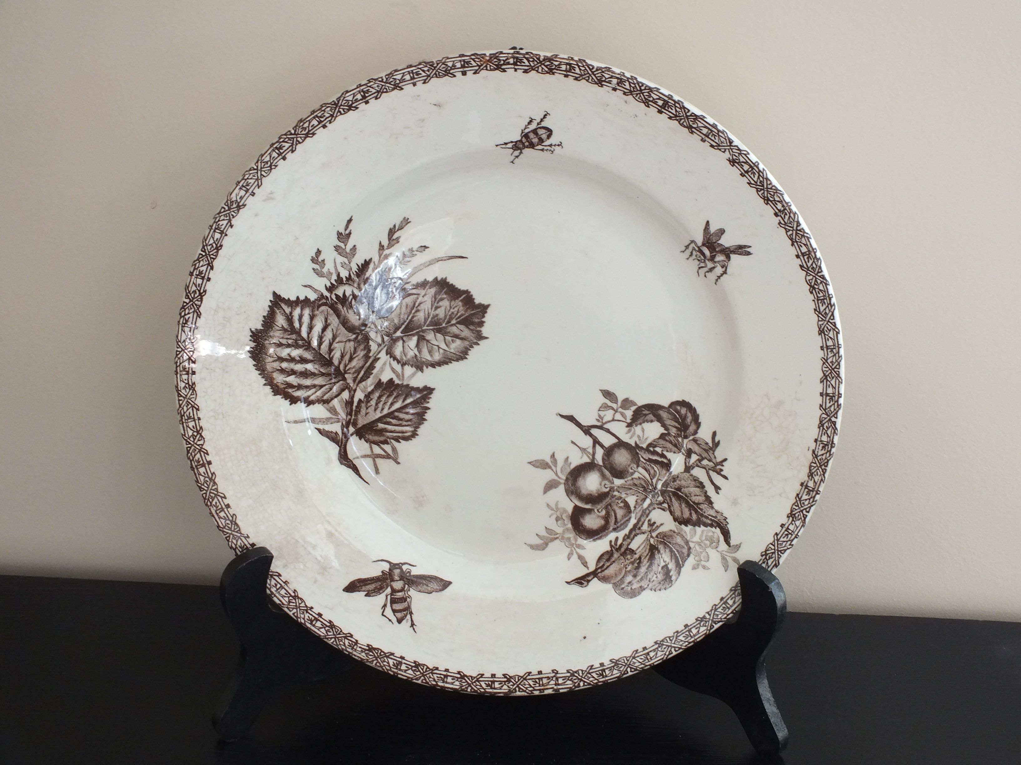 Round dish n°2 Choisy le Roi in Iron Earth decoration fruits and insects