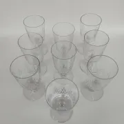 9 grands verres en cristal de Baccarat, modèle Champigny.
