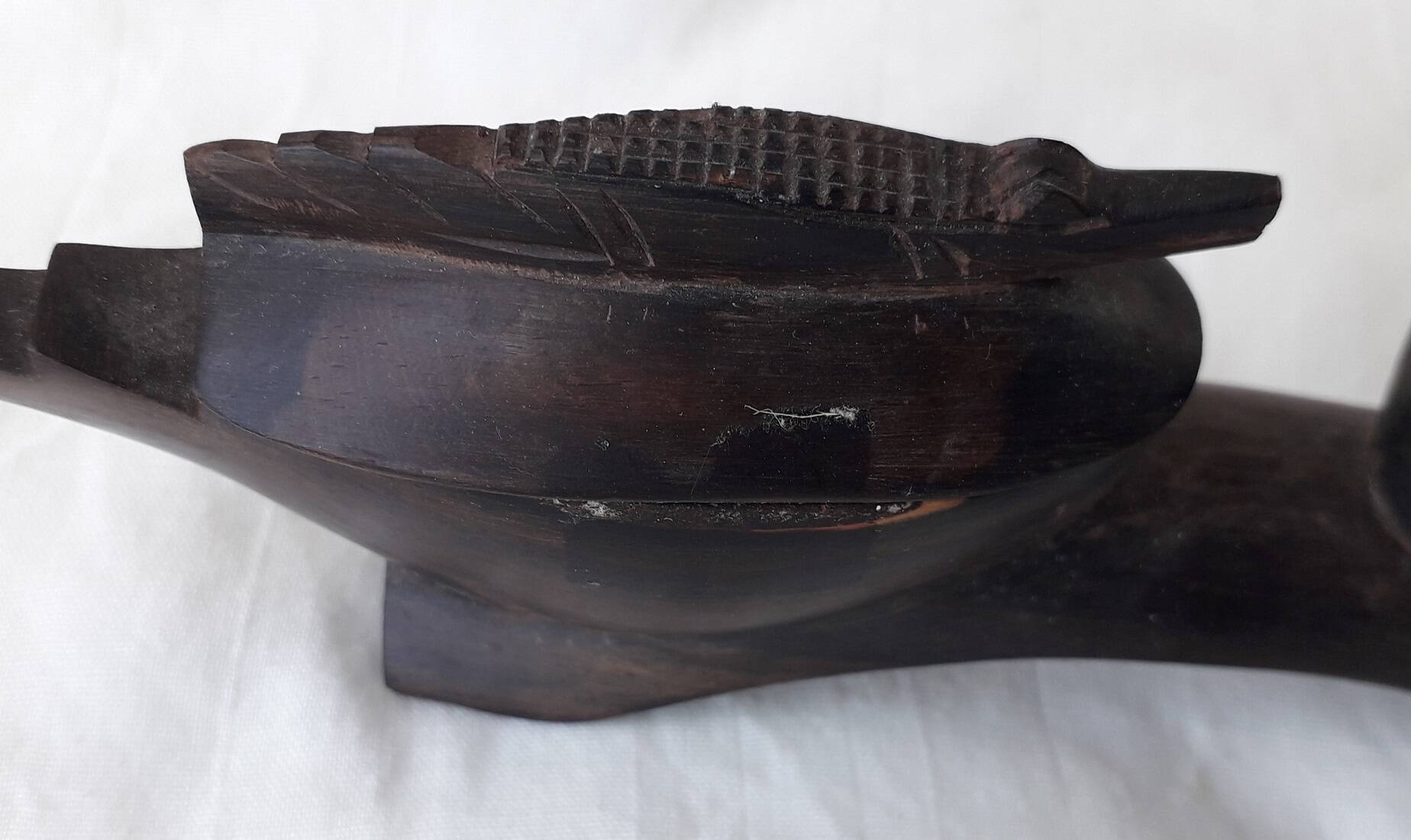 Salière et poivrier en bois sculpté