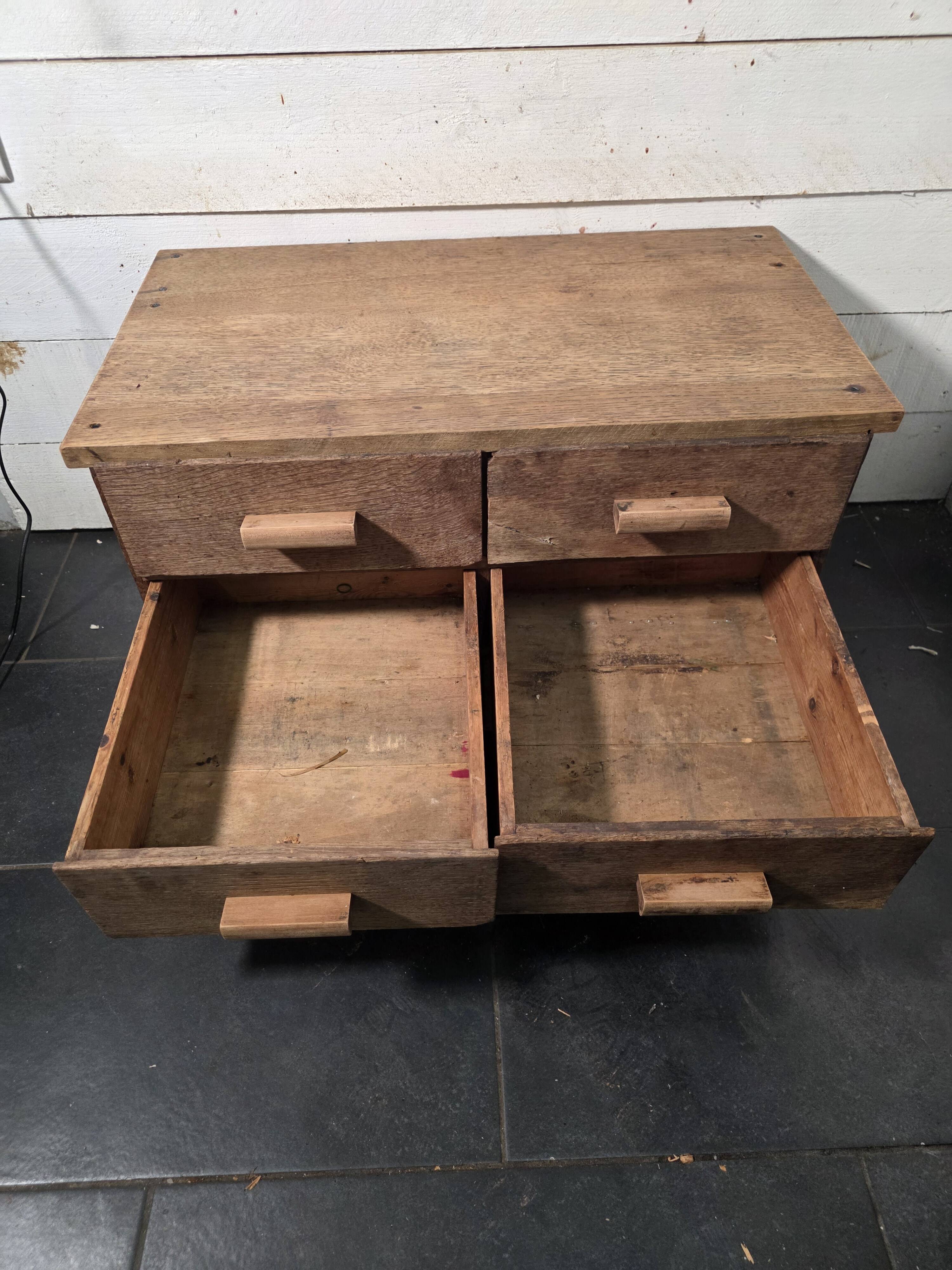 Antique workshop furniture with 6 drawers