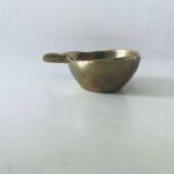 Apple-shaped pocket ashtray