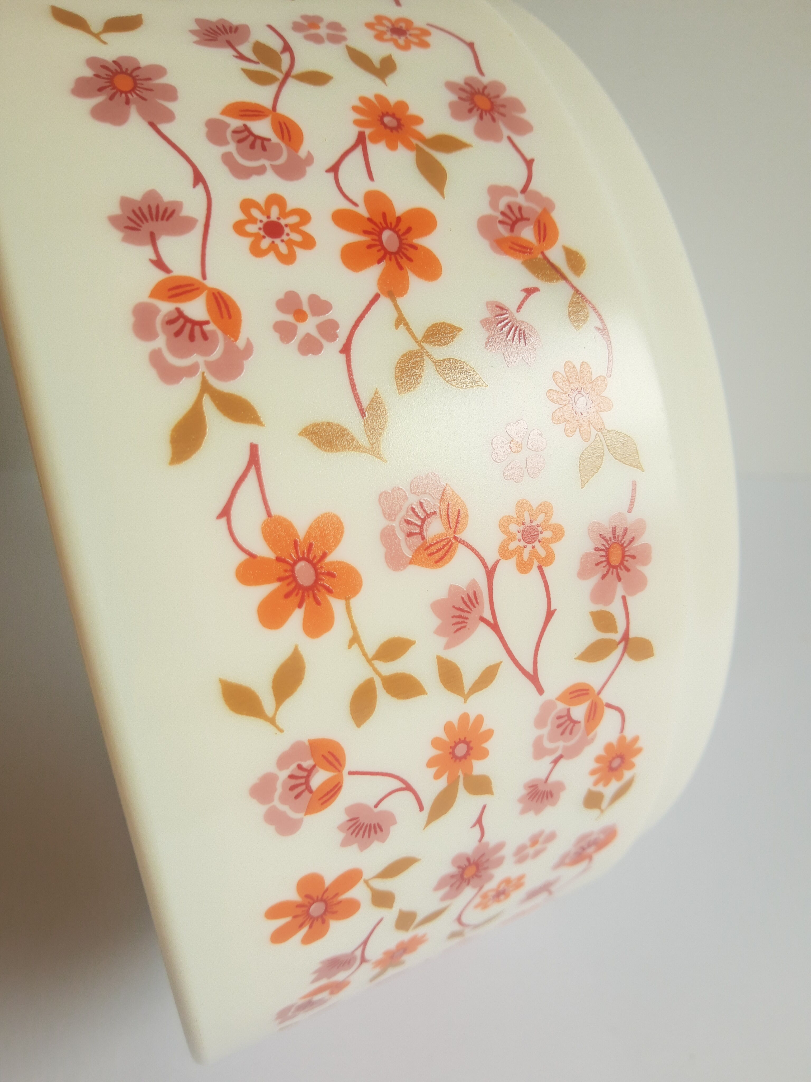 Salad bowl opaline arcopal scania vintage flowers 70s