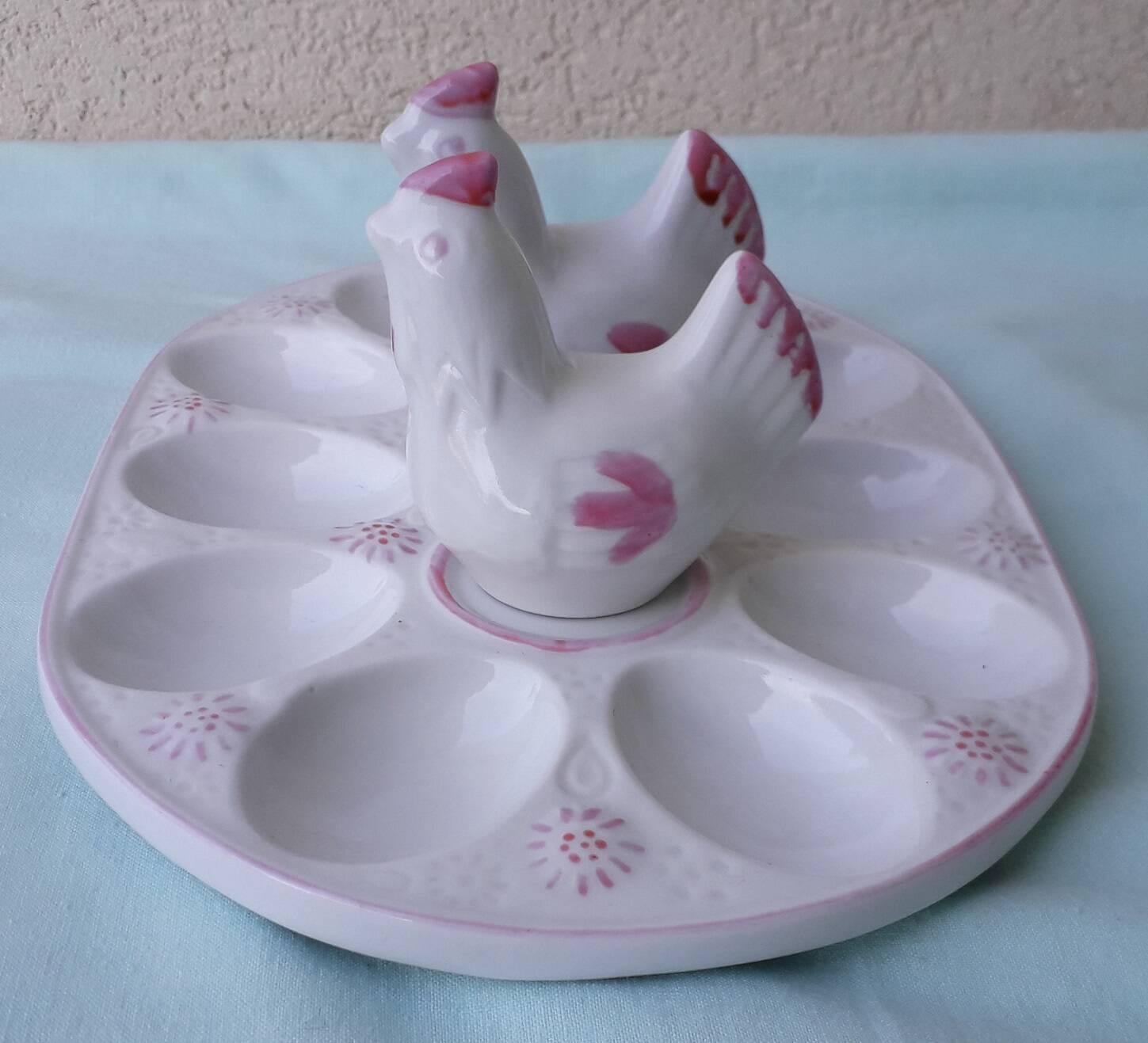Egg holder or egg display