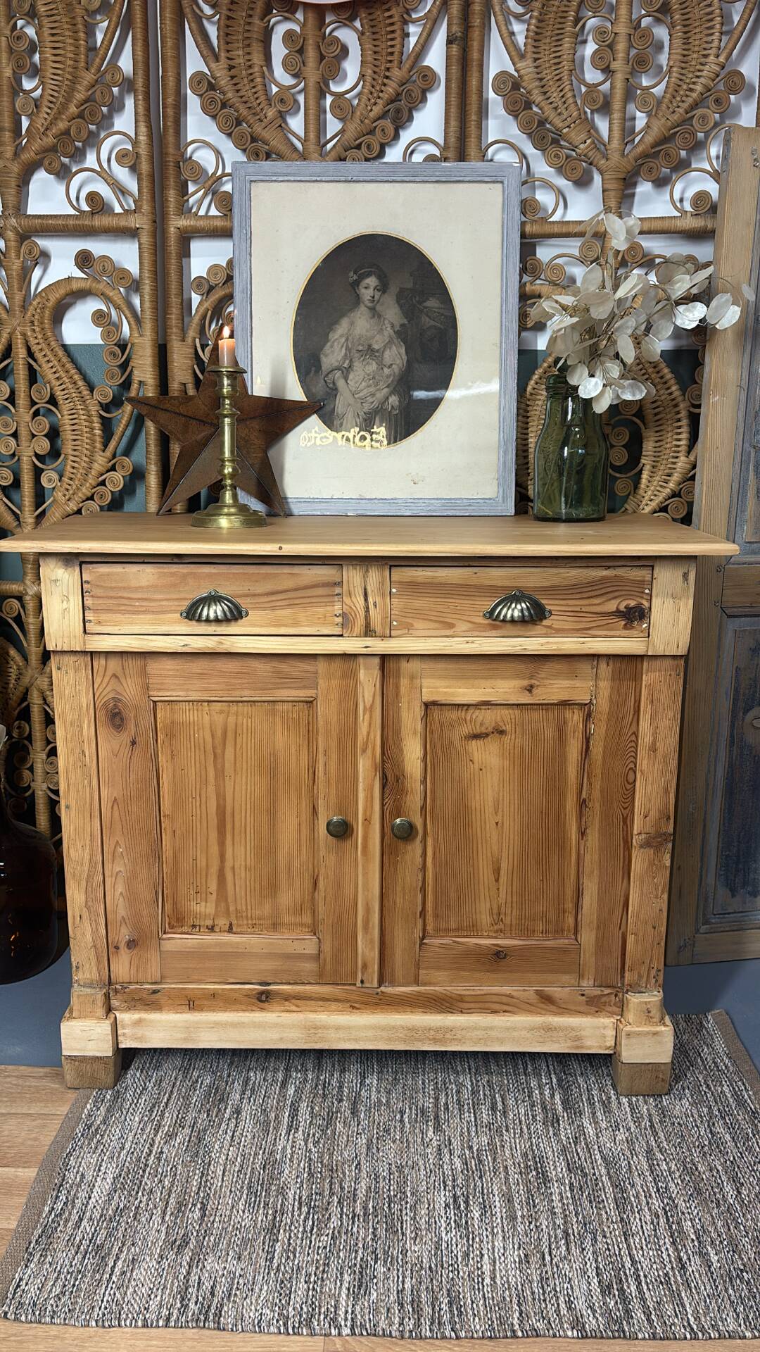 Pine buffet
