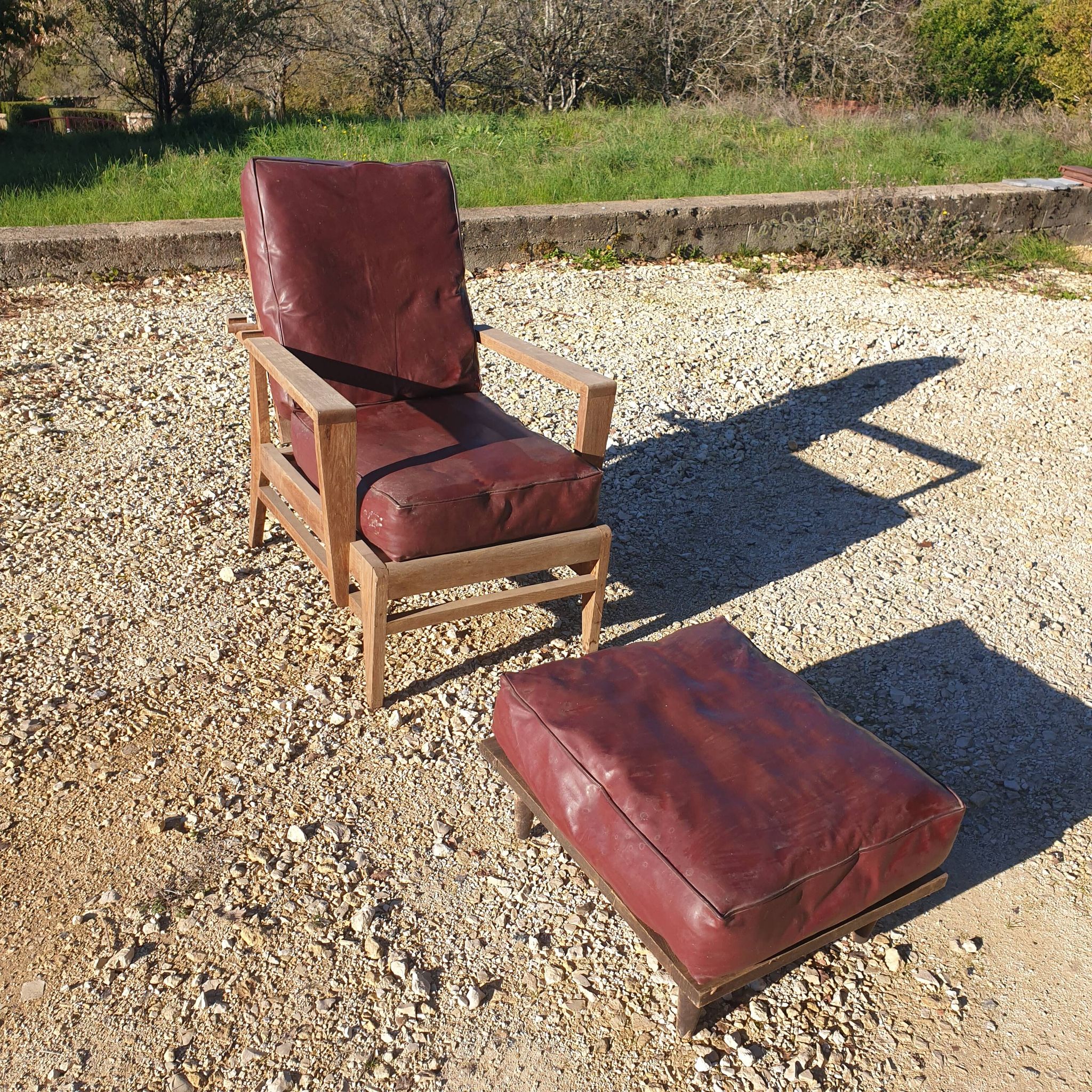 Vintage "Bain De Soleil" Armchair in Oak and Faux Leather Cushions - 20th Century