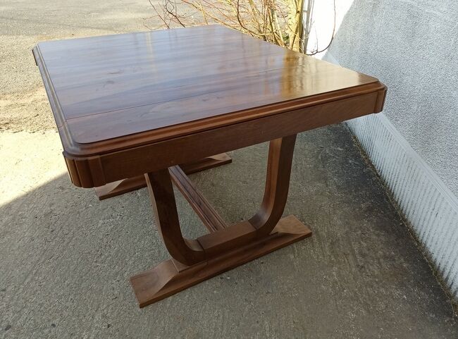 Art deco table