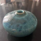 Deux vases en céramique bleus