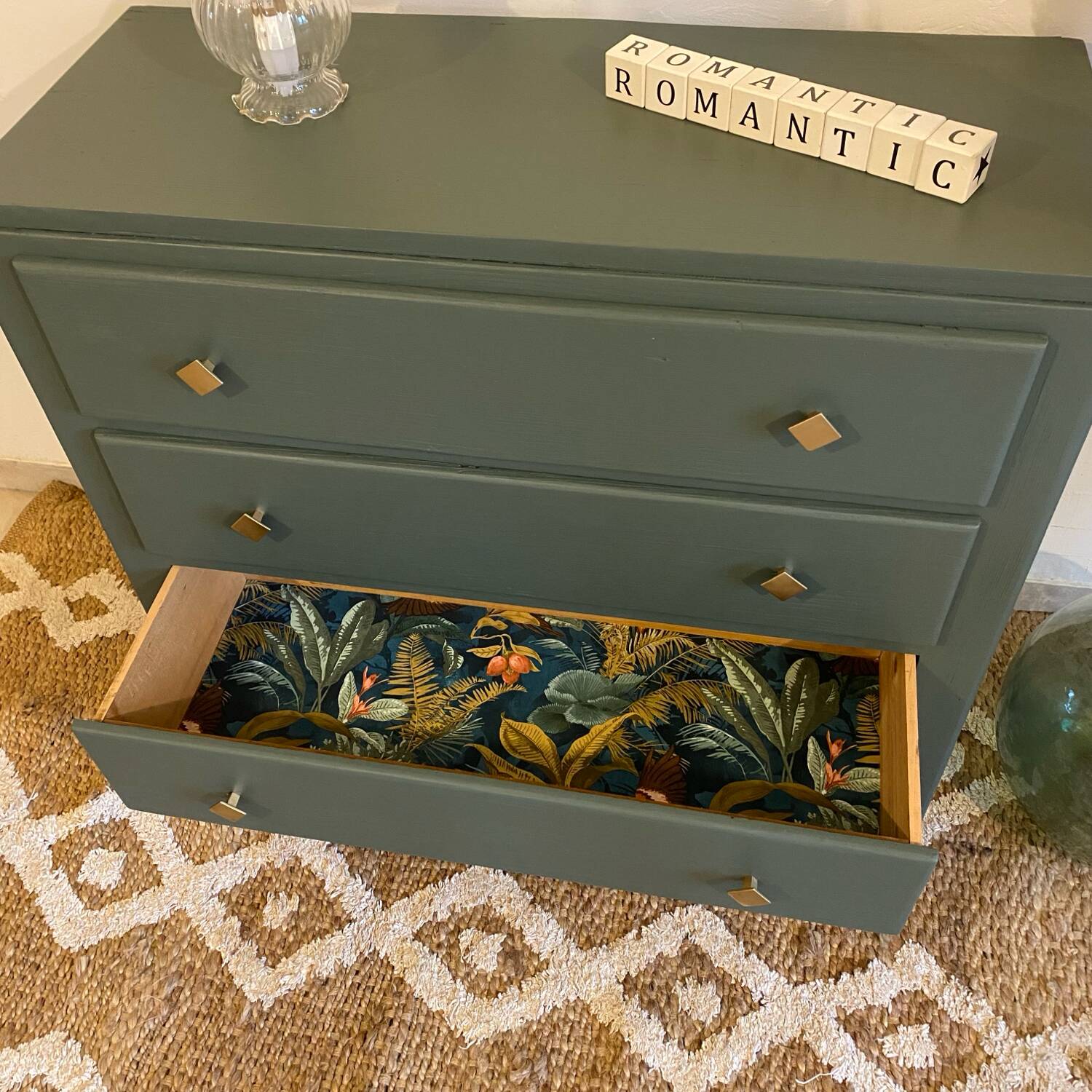 Parisian chest of drawers