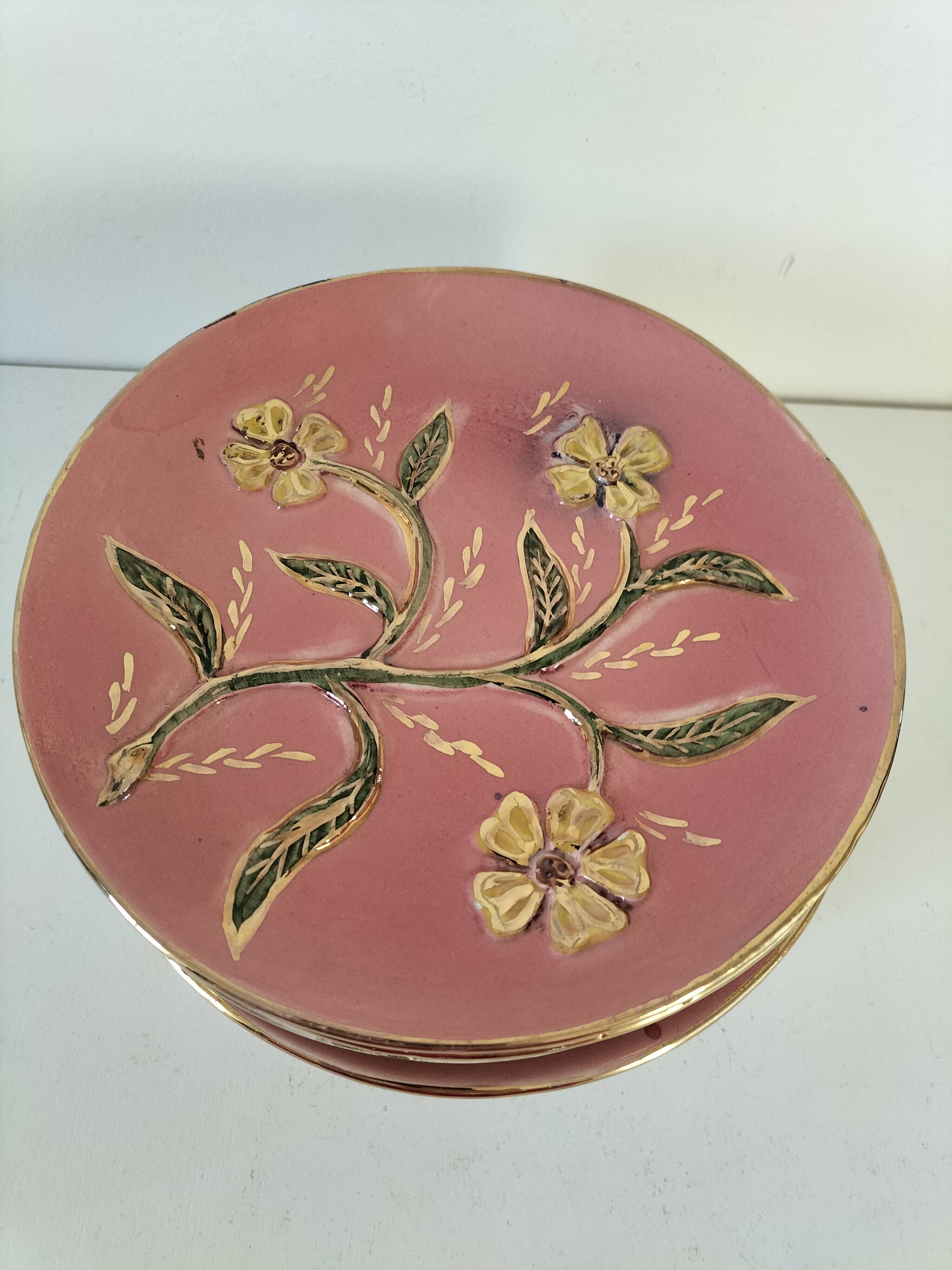 Barbotine style plates