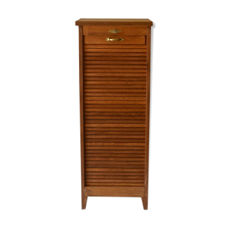 Curtain cabinet