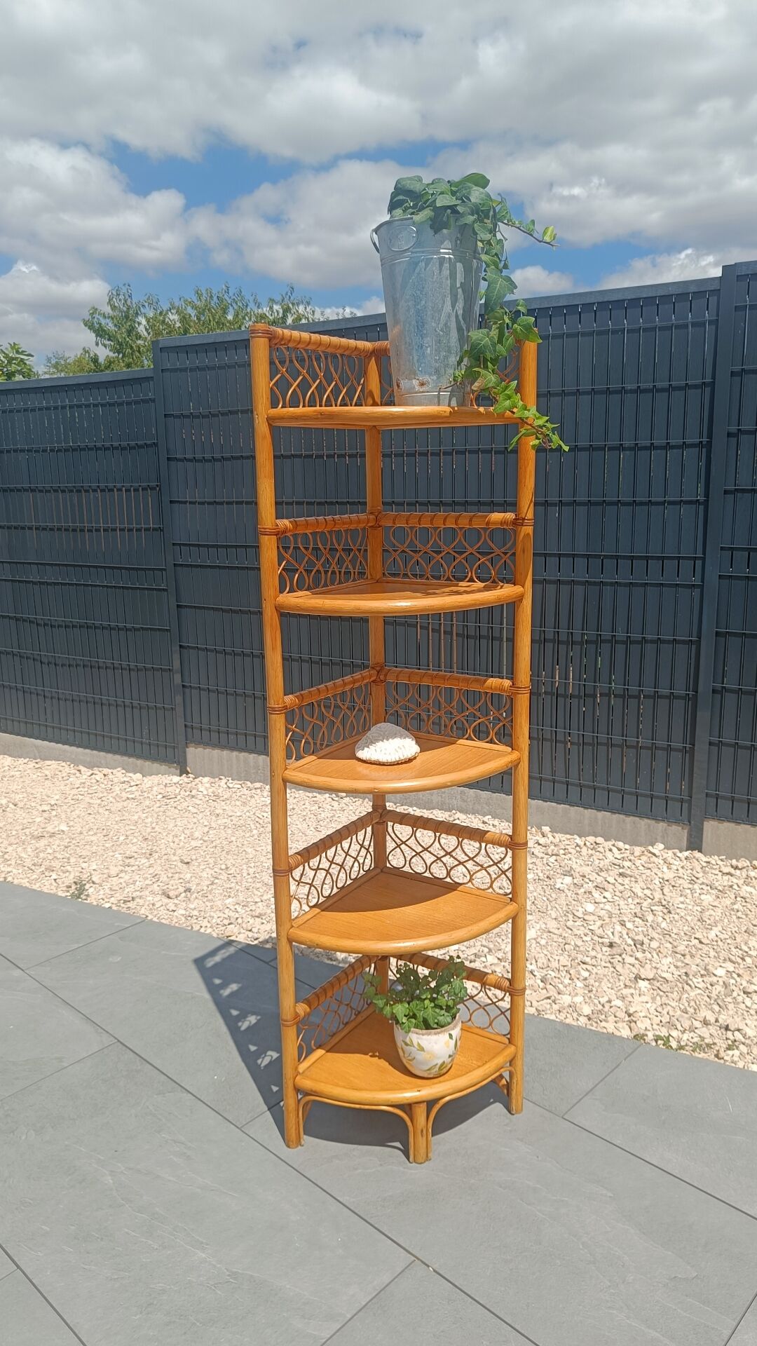 Vintage corner shelf in rattan – 1970s – Exceptional condition