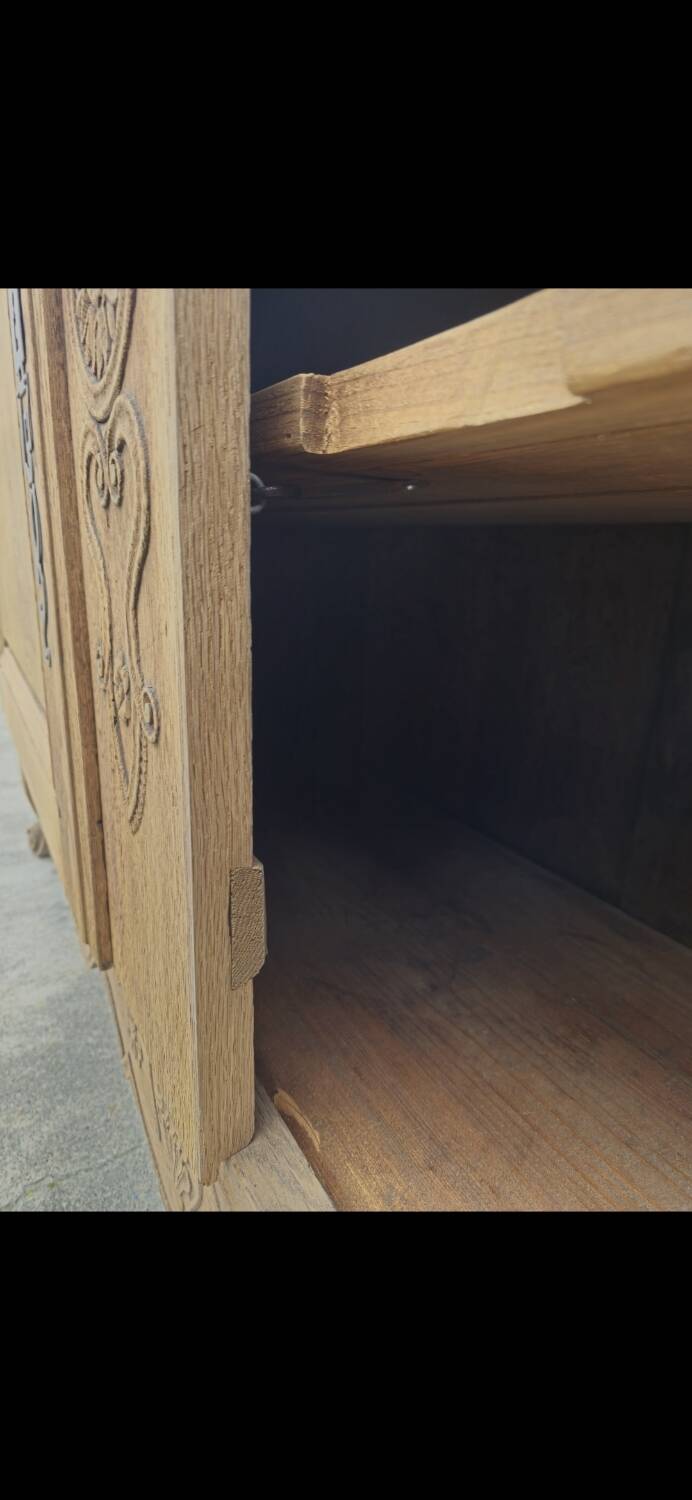 Louis XV period sideboard in solid oak Aerogommer