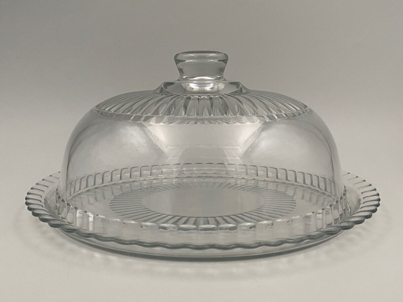 Bell with cakes or cheeses in molded press xxe with dish