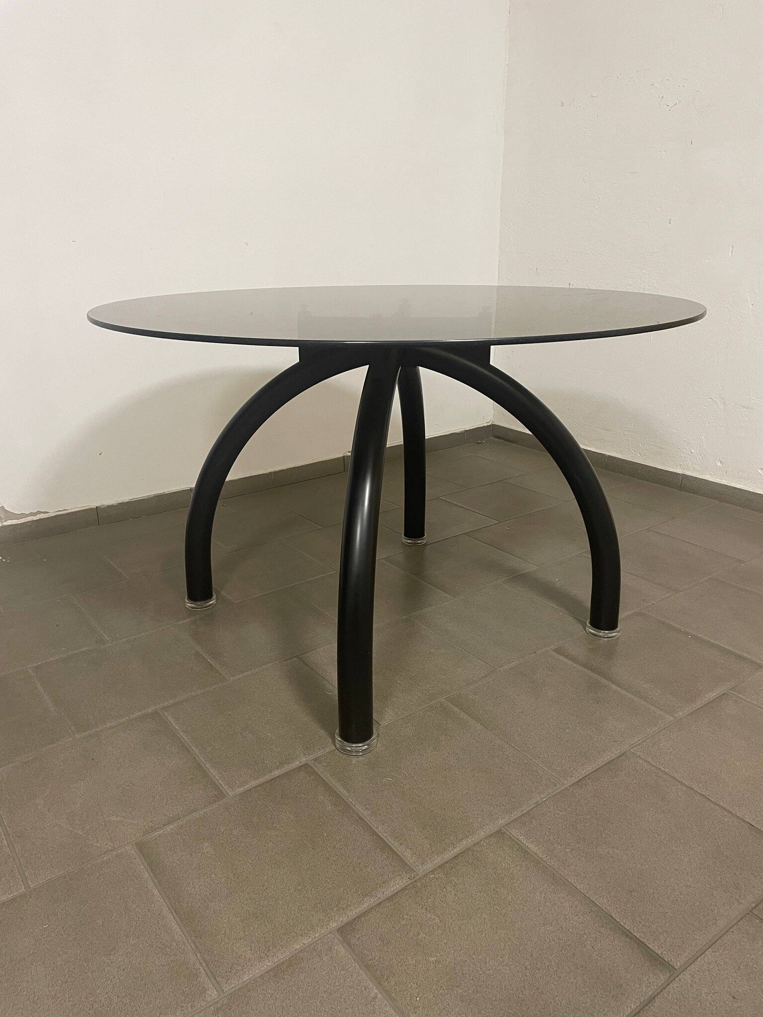Dining table spider table Knoll