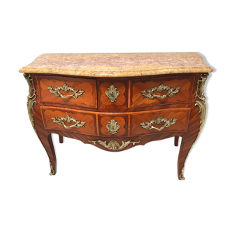 Commode de style Louis XV en placage d'acajou et bois de rose XX siècle