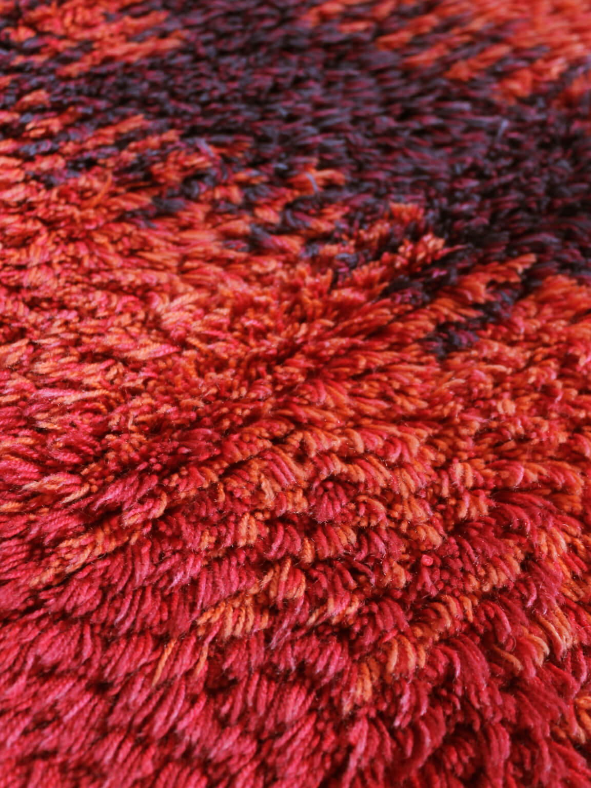 Tapis en laine à poils noués abstrait suédois, 78x130cm