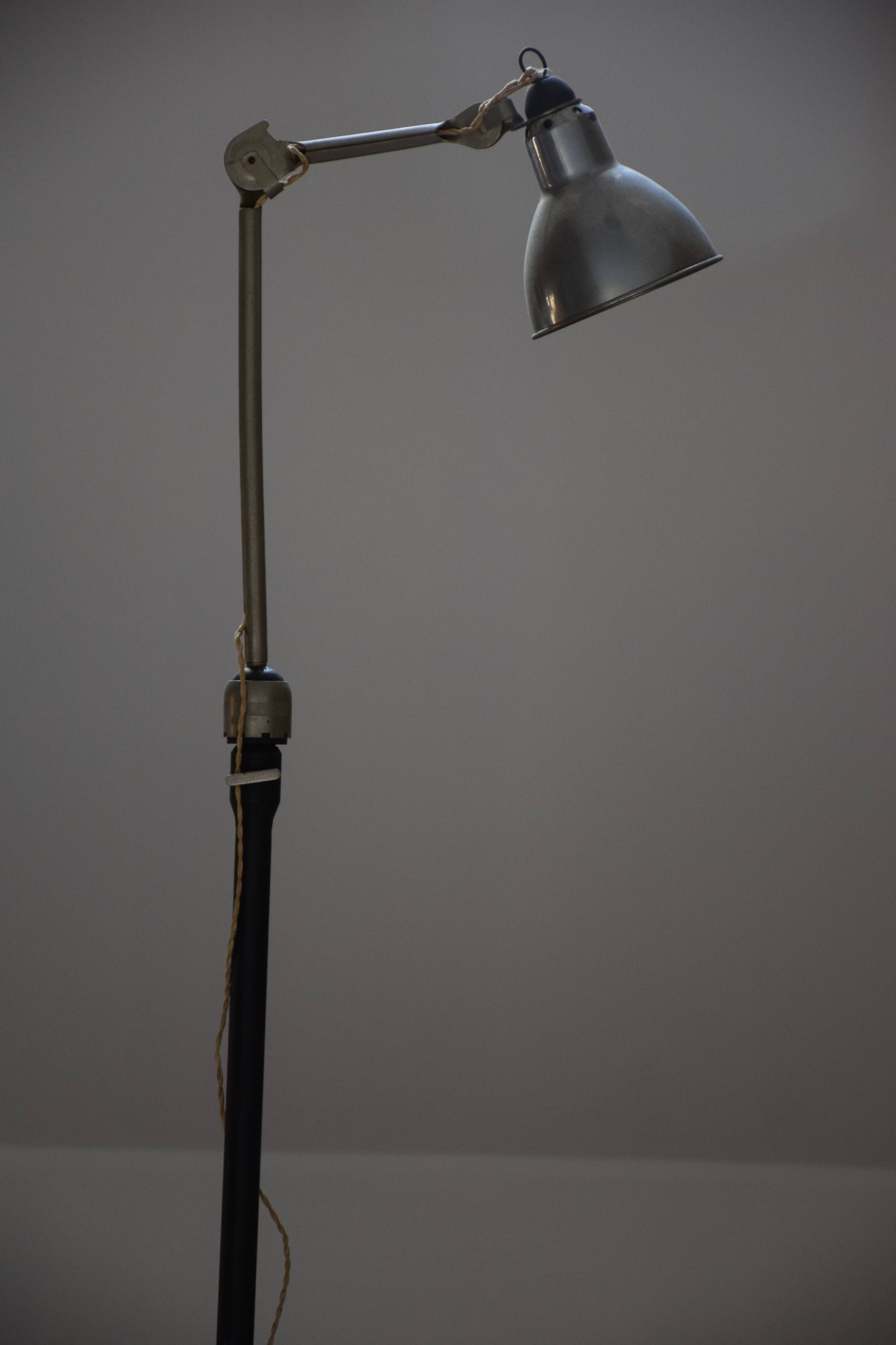 Fat Light on footing