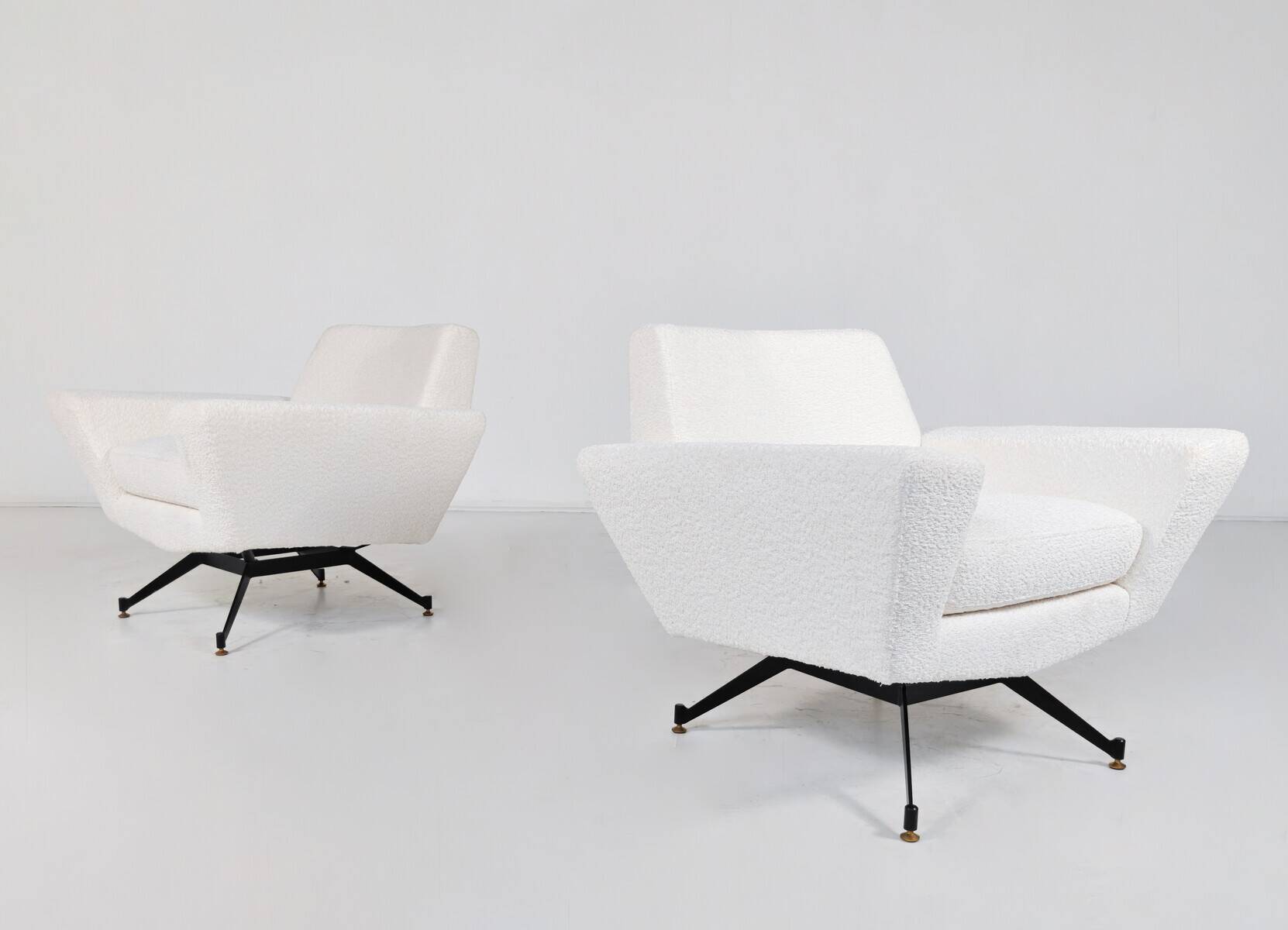 Paire de fauteuils par Studio Tecnico A.P.A, vers 1950