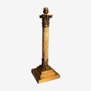 Bronze and onyx lamp base decorated with Corinthian capital decoration