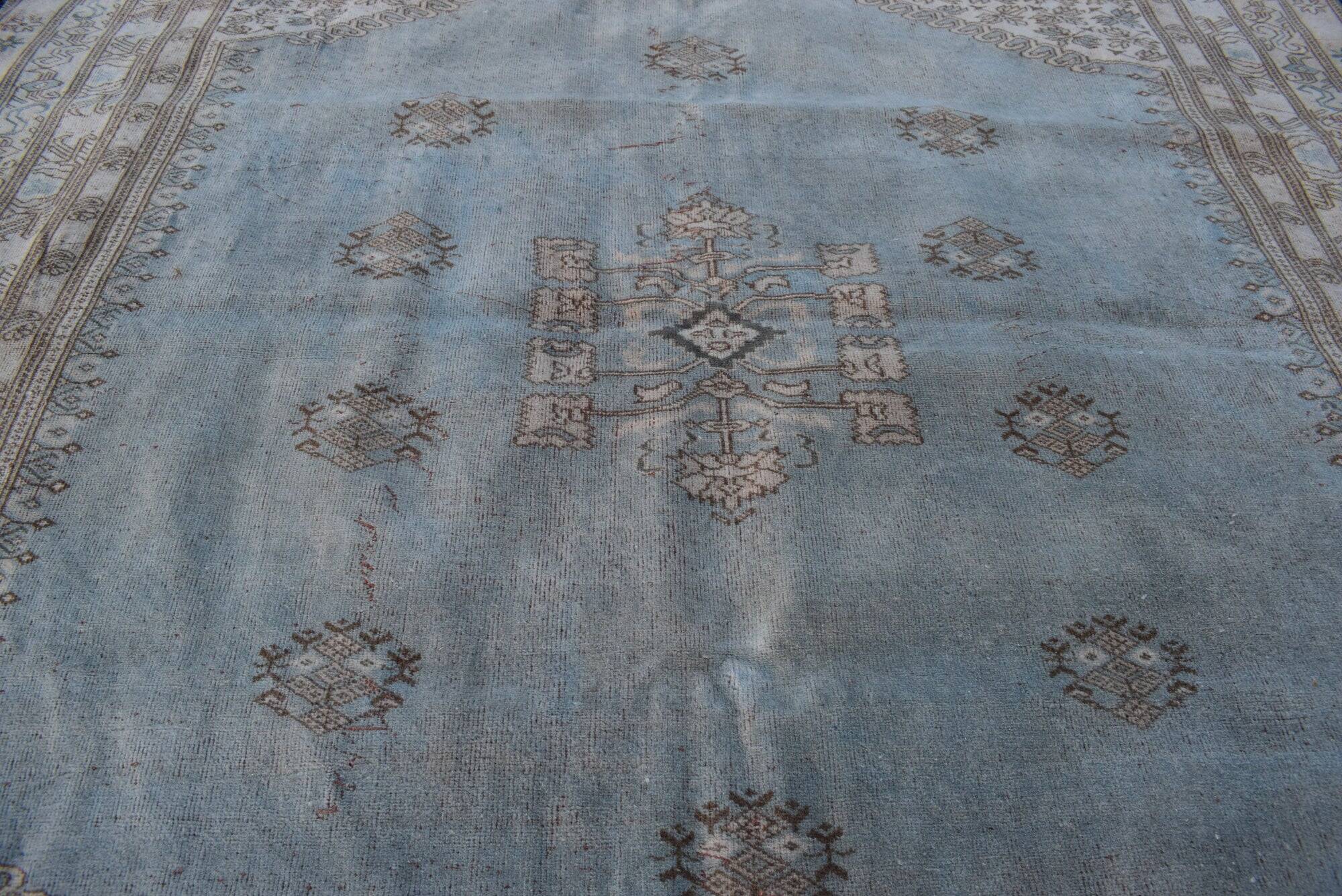 Vintage Turkish Oushak rug 212x265 cm