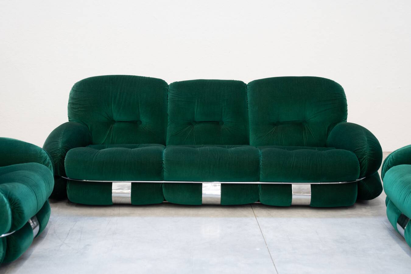 Living room, 2 armchairs and 3-seater sofa, OKAY model, Adriano Piazzesi, 1970