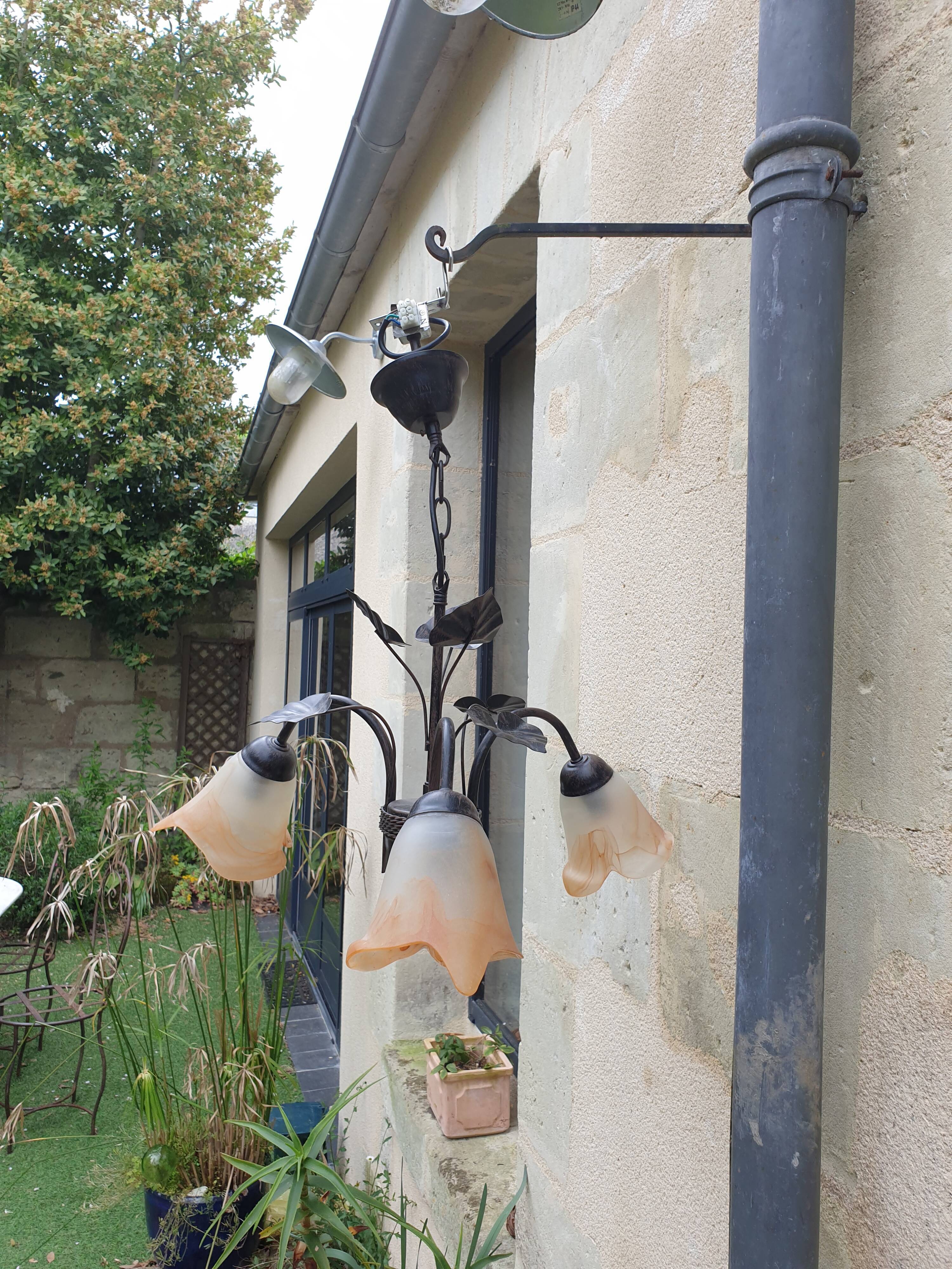 3-spoke glass paste chandelier