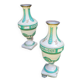 1 pair of deco vases