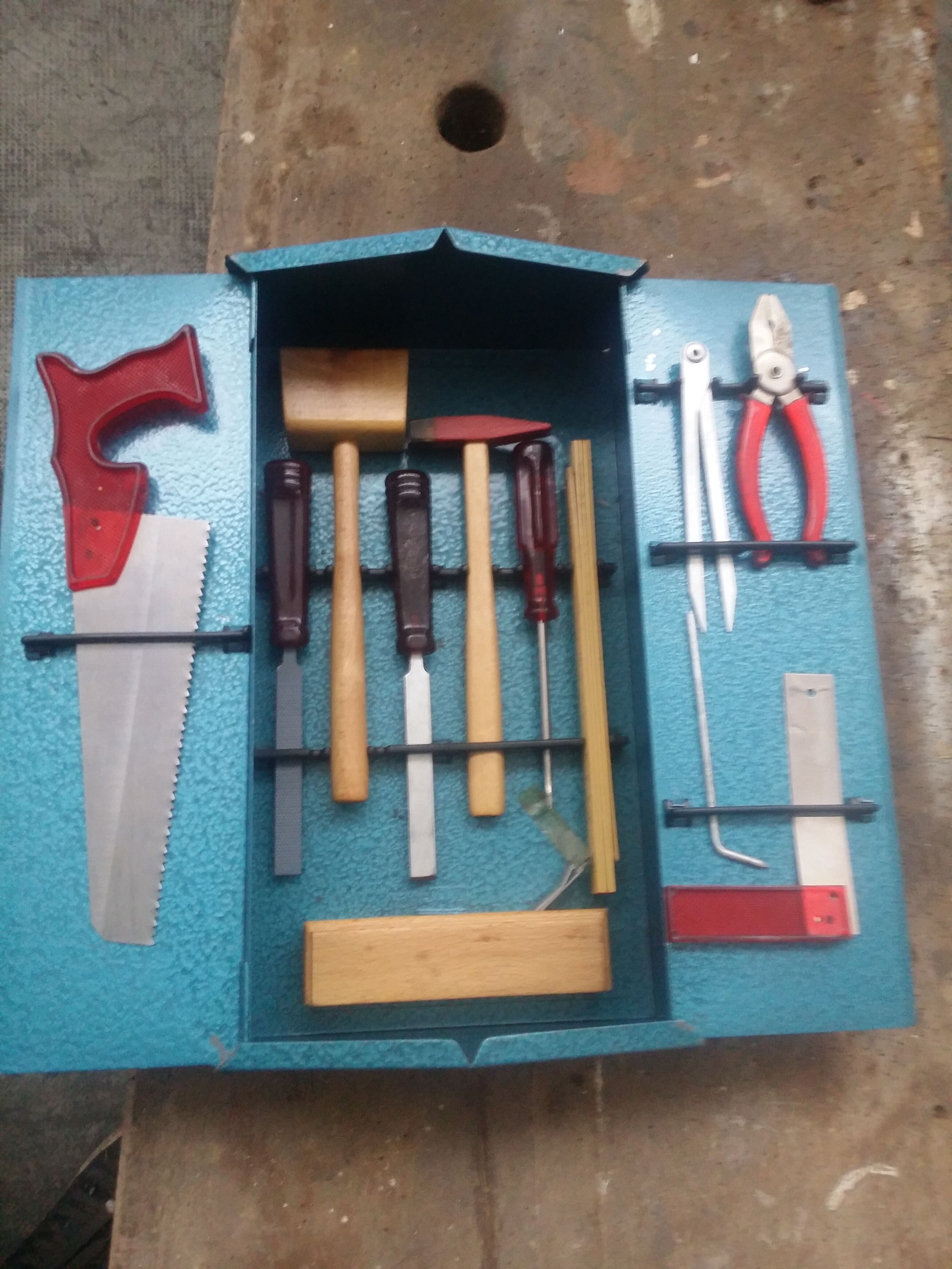 Gegé vintage child carpenter tool case
